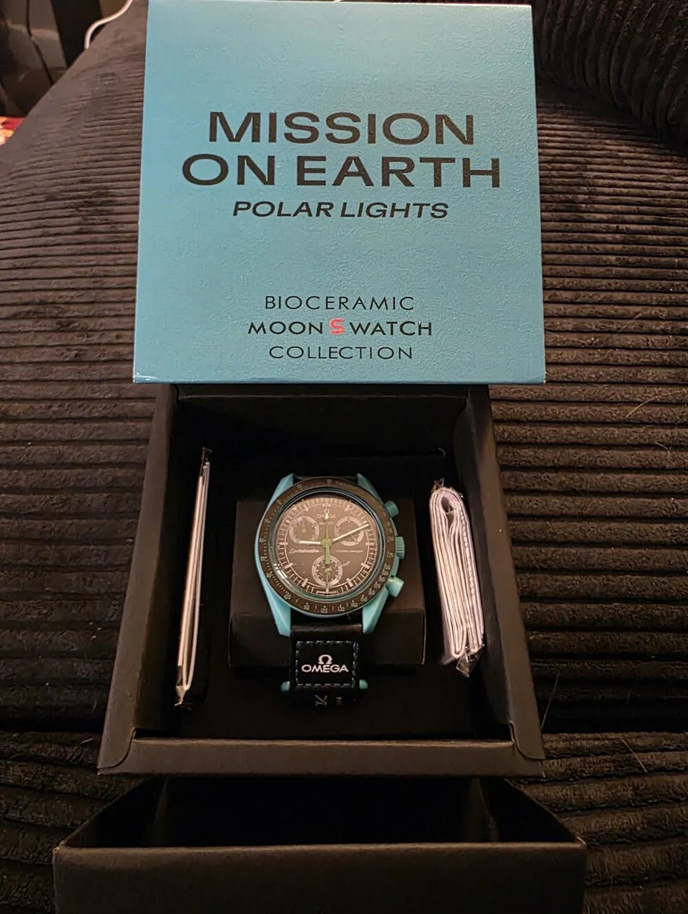 Bioceramic MoonSwatch Mission on Earth – Polar Lights